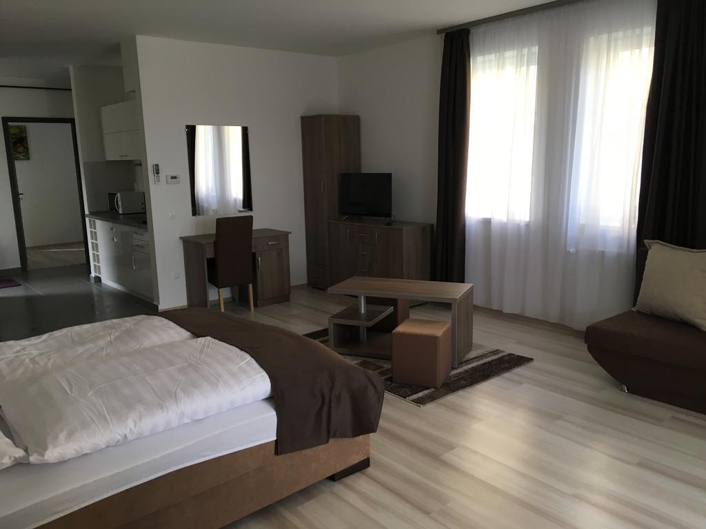 F&M Apartman Egerszalók Zewnętrze zdjęcie